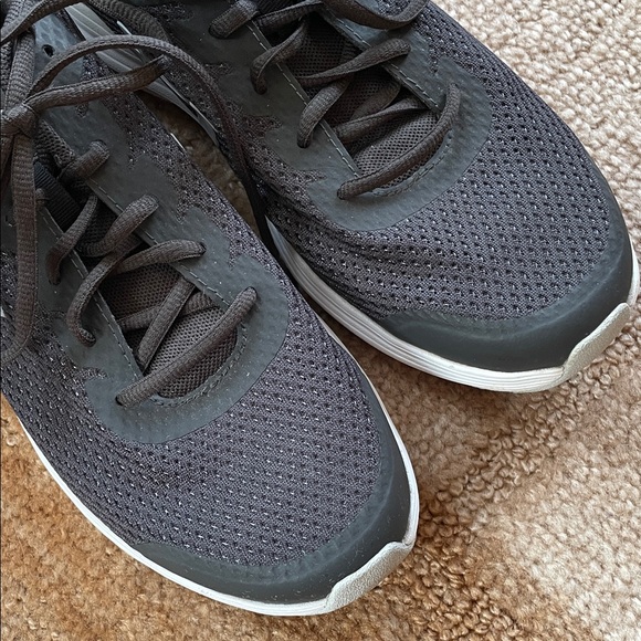 Under Armour Surge Women’s Black Running Athletic Shoes - Picture 5 of 12